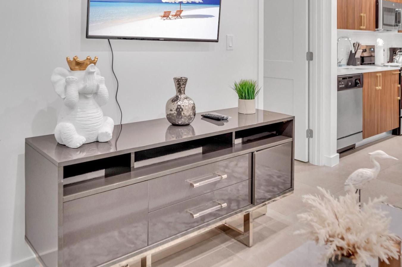 Appartamento Modern Unit In The Heart Of Downtown Miami With Free Parking Esterno foto