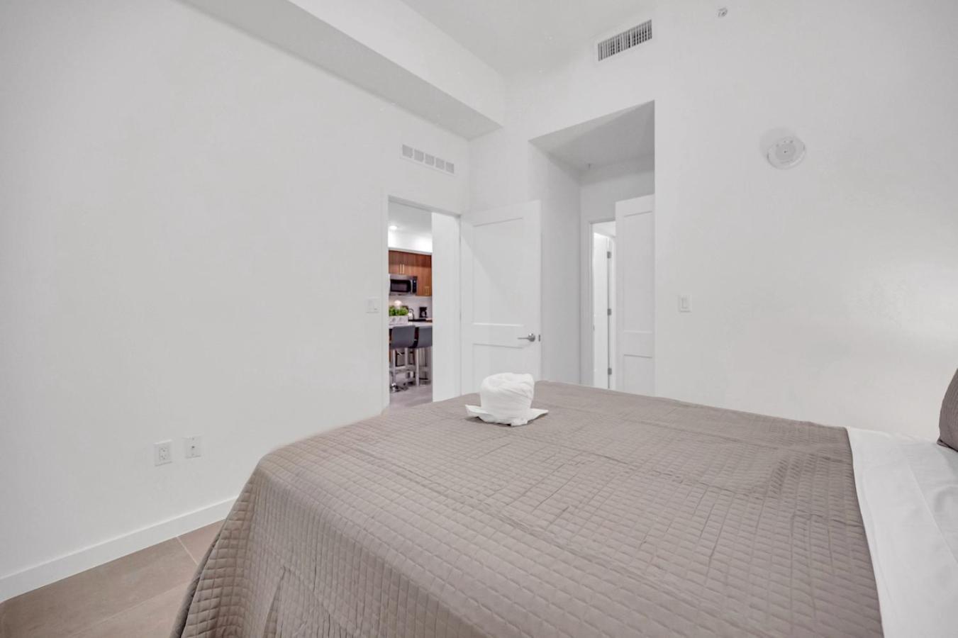Appartamento Modern Unit In The Heart Of Downtown Miami With Free Parking Esterno foto